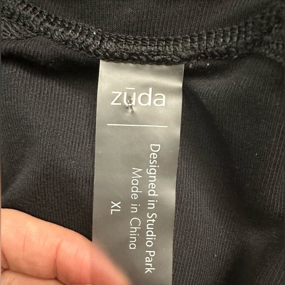 ✨ Zuda Black Tank Top – Size XL ✨ - Picture 10 of 11